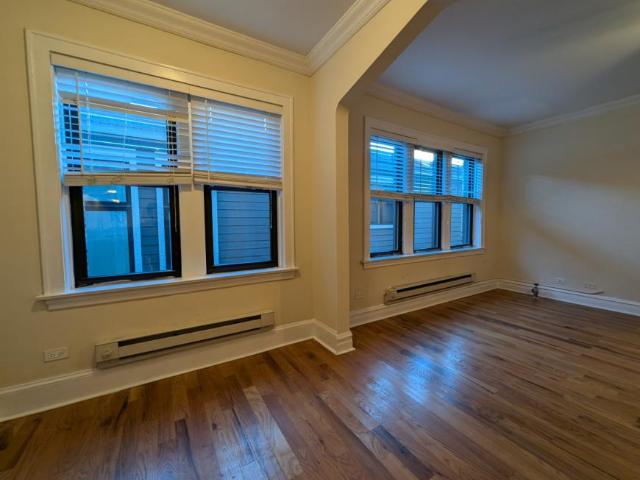 1 bedroom, Chicago IL 60640 105884156