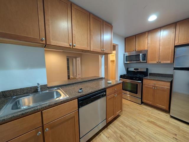 1 bedroom, Chicago IL 60640 105254269