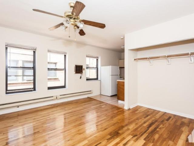 1 bedroom, Chicago IL 60657 99842171