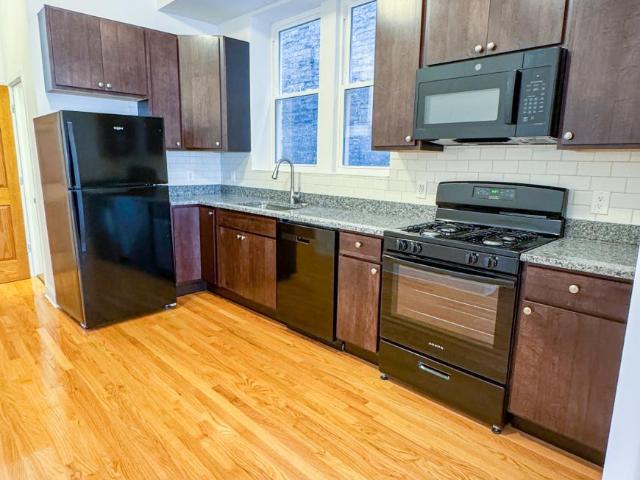 1 bedroom, Chicago IL 60657 104648893