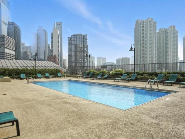 1 bedroom, Chicago IL 60654 105846003
