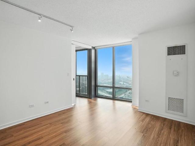 1 bedroom, Chicago IL 60654 105969981