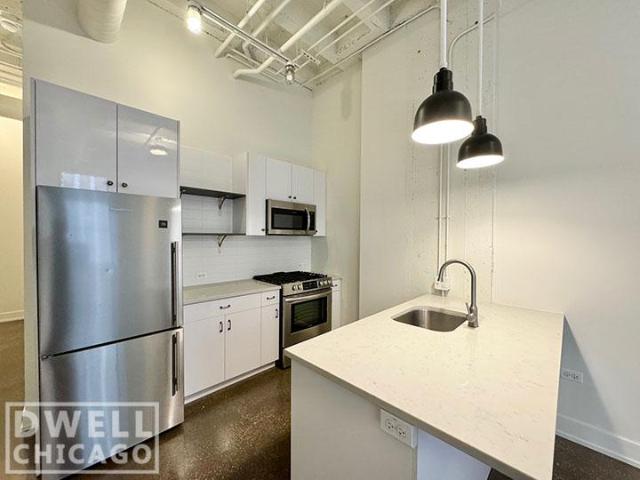 1 bedroom, Chicago IL 60603 105336460