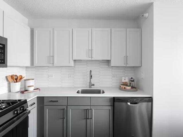1 bedroom, Chicago IL 60601 105747835