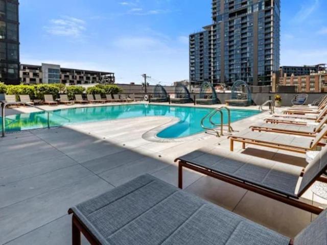 1 bedroom, Chicago IL 60607 105844134