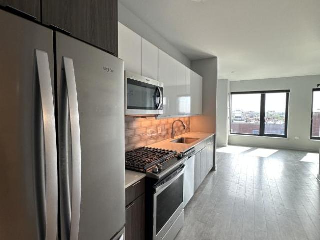 1 bedroom, Chicago IL 60613 103393387
