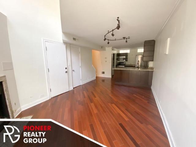 1 bedroom, Chicago IL 60613 104989549
