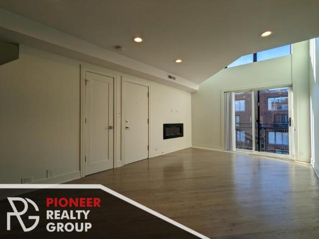 1 bedroom, Chicago IL 60613 104989571