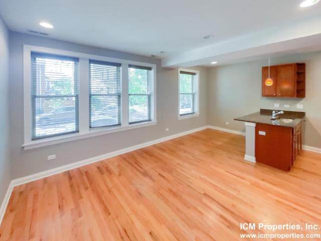 1 bedroom, Chicago IL 60613 105952809