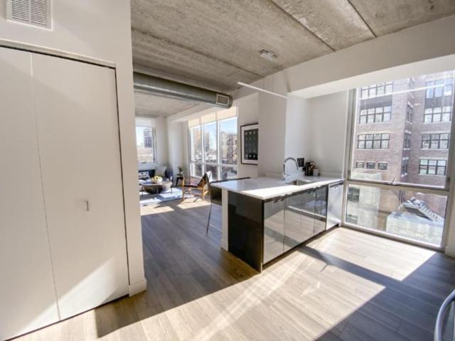 1 bedroom, Chicago IL 60613 106026841
