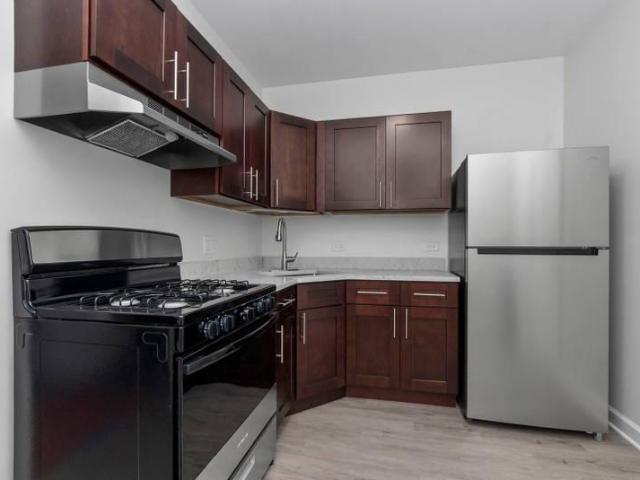 1 bedroom, Chicago IL 60620 105754171
