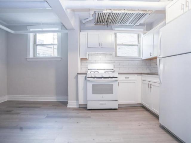 1 bedroom, Chicago IL 60625 105776394
