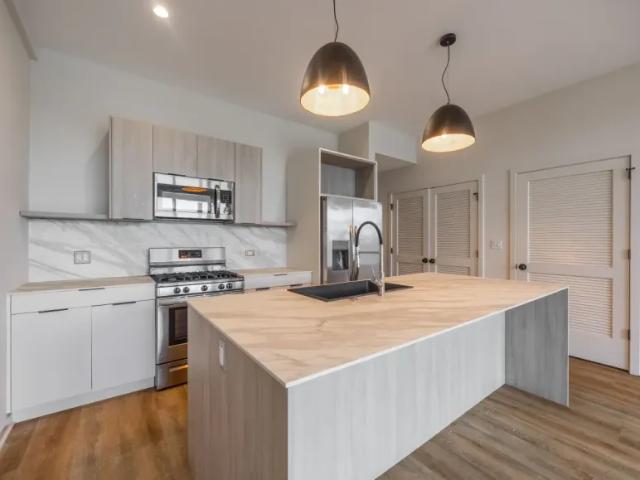 1 bedroom, Chicago IL 60634 105827115