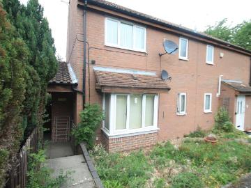 1 bedroom cluster house to rent