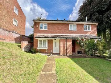 1 bedroom cluster house for sale