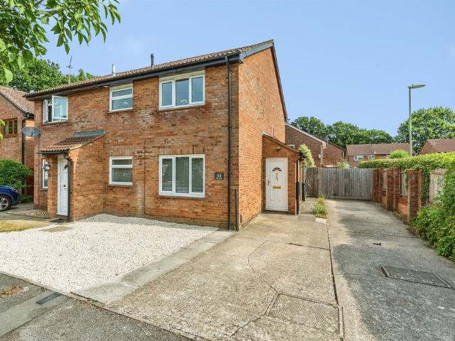 1 bedroom cluster house for sale