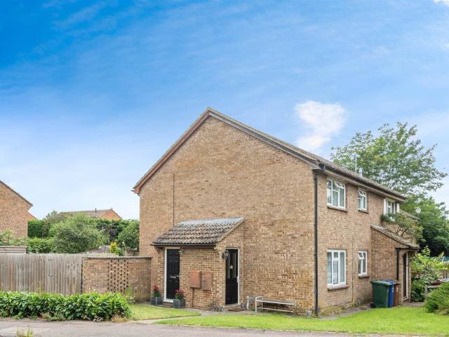 1 bedroom cluster house for sale