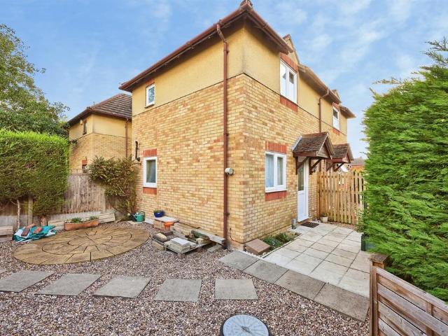 1 bedroom cluster house for sale
