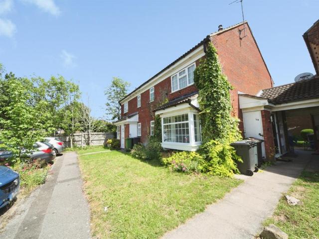 1 bedroom cluster house for sale
