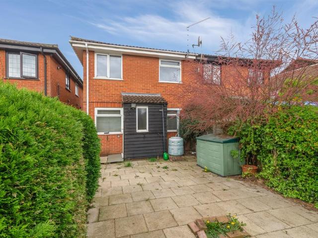 1 bedroom cluster house for sale