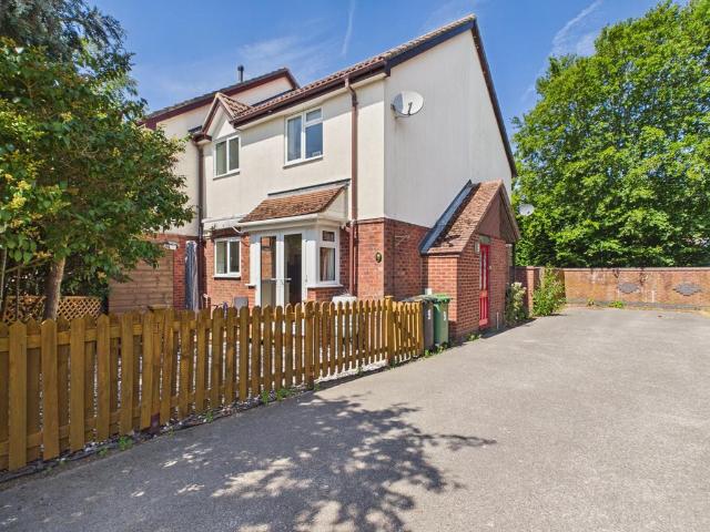 1 bedroom cluster house for sale