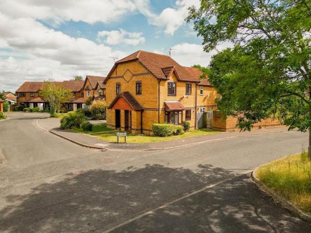 1 bedroom cluster house for sale