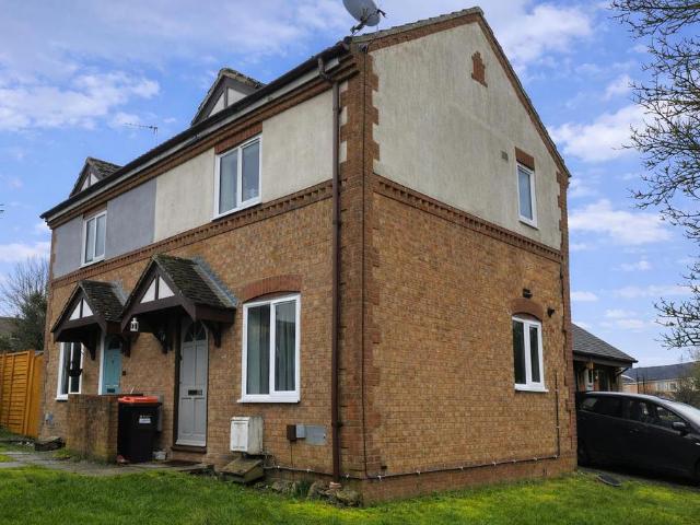 1 bedroom cluster house for sale