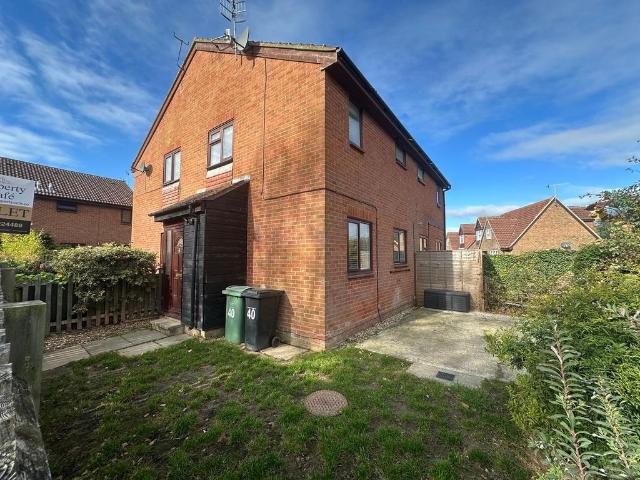 1 bedroom cluster house for sale