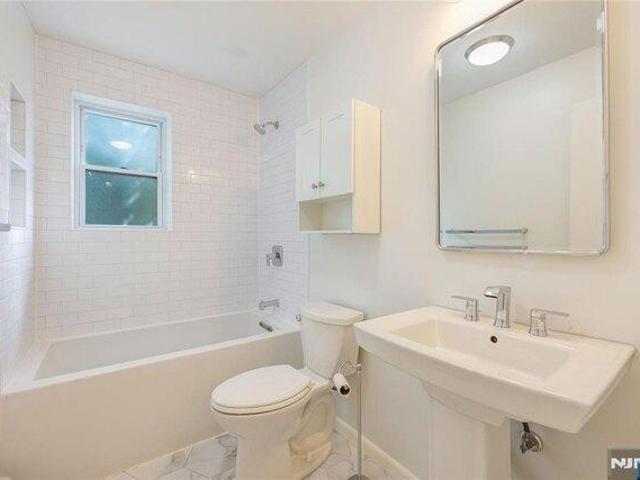 1 bedroom, Clifton NJ 07013 105256663
