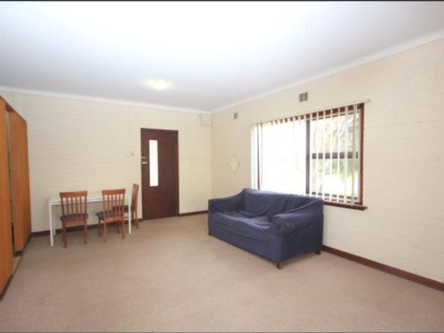 1 BEDROOM CLOSE TO THE RIVER