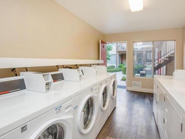1 bedroom, Anaheim CA 92807 105985310
