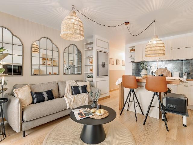 1 bedroom and terrace in Champs de Mars, Paris Amsterdam Apartments for Rent