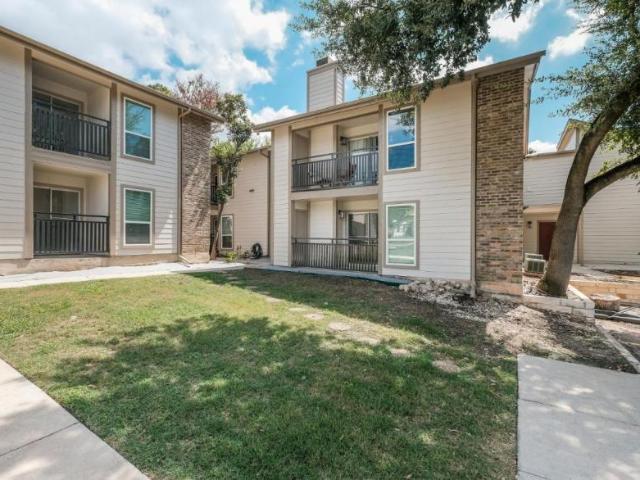 1 bedroom, Alamo Heights TX 78209 105845535