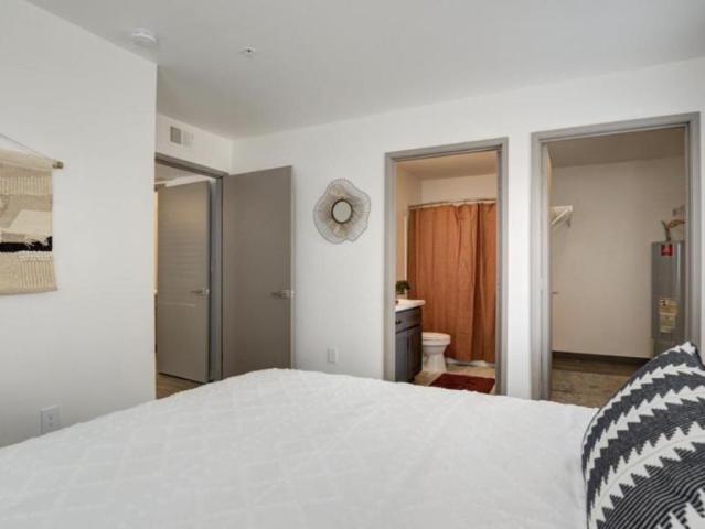 1 bedroom, Albuquerque NM 87123 105897042