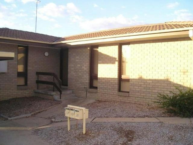 1 Bedroom Apartment Mitchell NSW 106084080