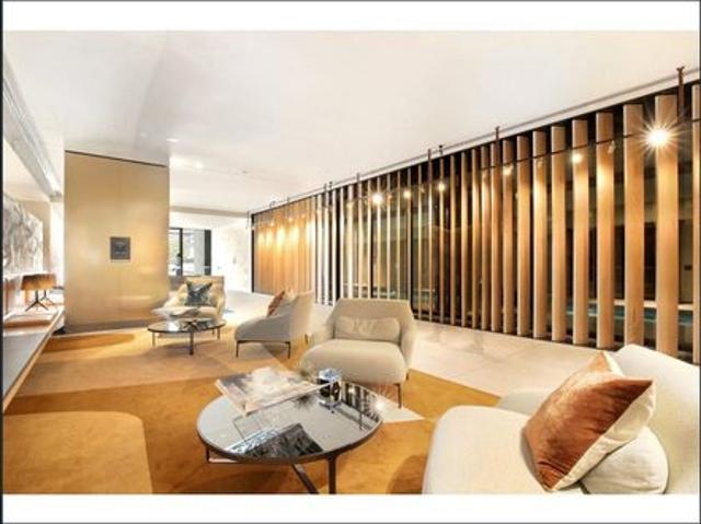 1 Bedroom Apartment At 915 Collins Street