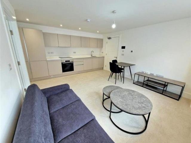 1 Bedroom Apartment Available Arranging tenancy