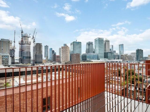 1 bedroom apartment available Quest House E14