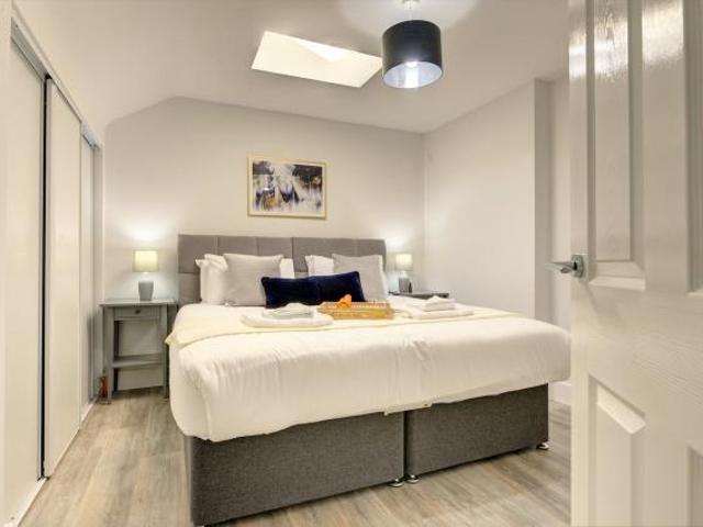 1 Bedroom Apartment Bedford Bedford LS73055065