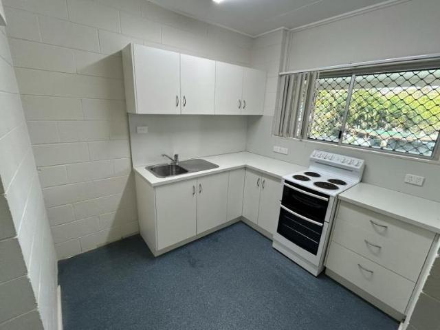 1 Bedroom Apartment Belgian Gardens QLD 105943096