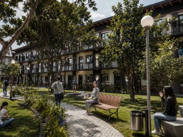 1 Bedroom Apartment Block To Let in Van Der Hoff Park