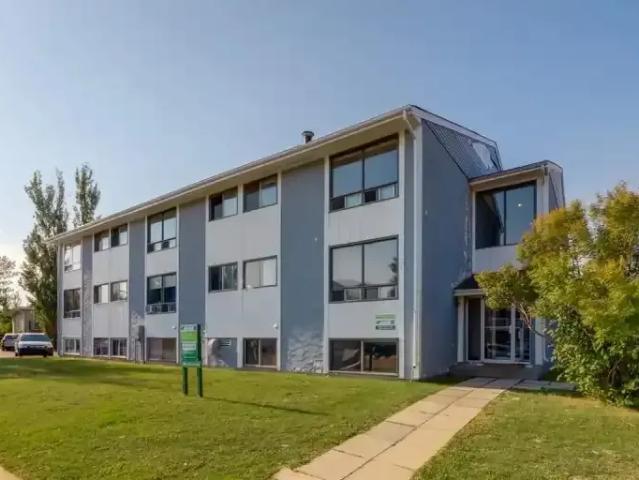 1 Bedroom Apartment Brooks AB 105580057