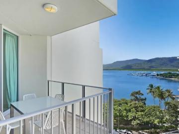 1 Bedroom Apartment Cairns City QLD 102439561