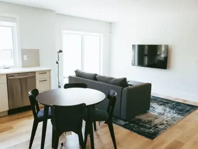 1 Bedroom Apartment Calgary AB 104434347