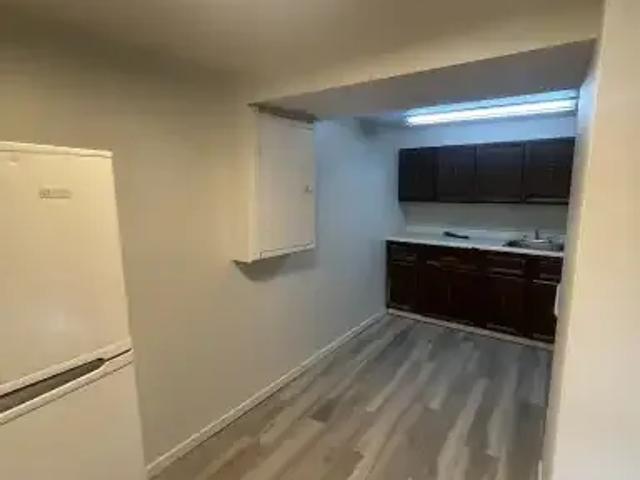 1 Bedroom Apartment Calgary AB 104957386