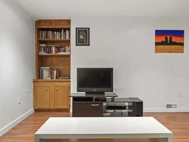 1 Bedroom Apartment Calgary AB 105110787