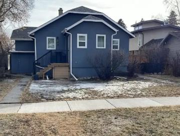 Renfrew, Calgary, Calgary, Alberta - Garden