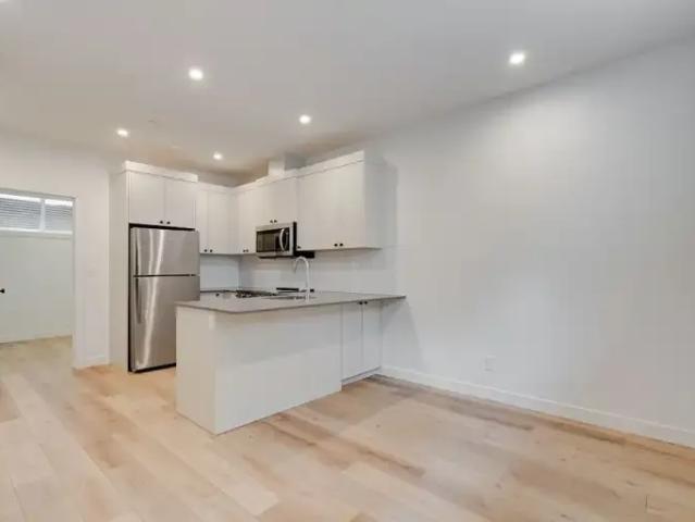 1 Bedroom Apartment Calgary AB 103395628