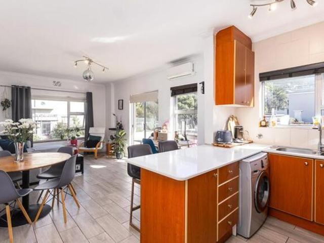 1 Bedroom Apartment Cape Town Western Cape LS105747920