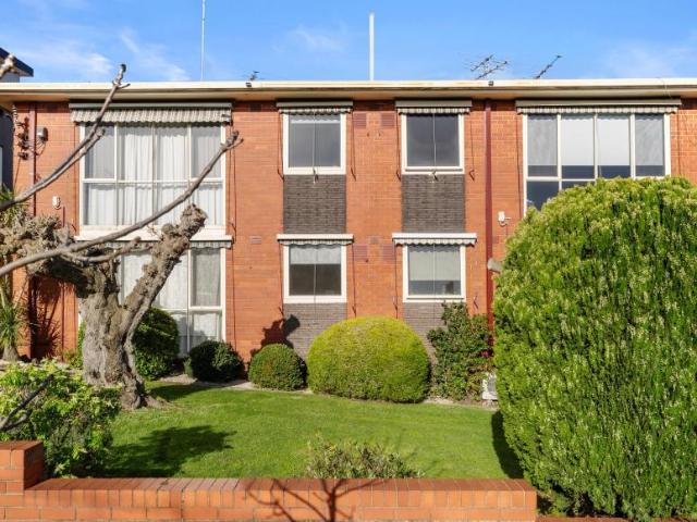 1 Bedroom Apartment Caulfield North VIC 105825768